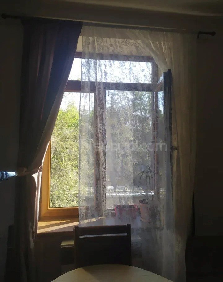 3 Սենյականոց Բնակարան Քարե Շենքում, 62քմ, 1/4 հարկ, Նորմալ Վիճակում