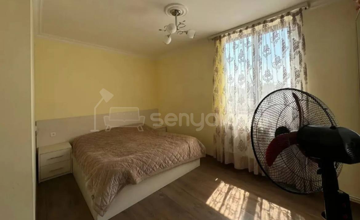 4 Սենյականոց Բնակարան Քարե Շենքում, 106քմ, 1/5 հարկ, Նորմալ Վիճակում