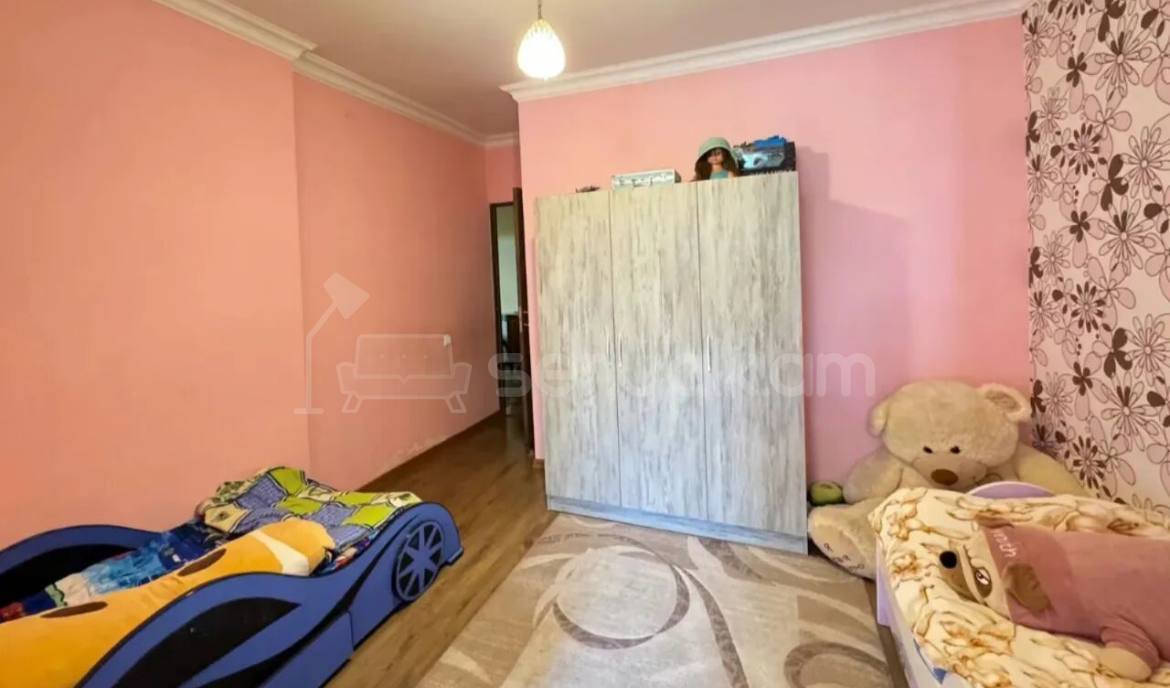 4 Սենյականոց Բնակարան Քարե Շենքում, 106քմ, 1/5 հարկ, Նորմալ Վիճակում