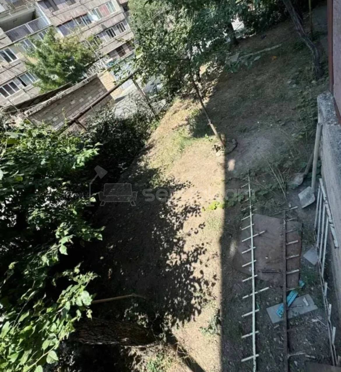 4 Սենյականոց Բնակարան Քարե Շենքում, 106քմ, 1/5 հարկ, Նորմալ Վիճակում