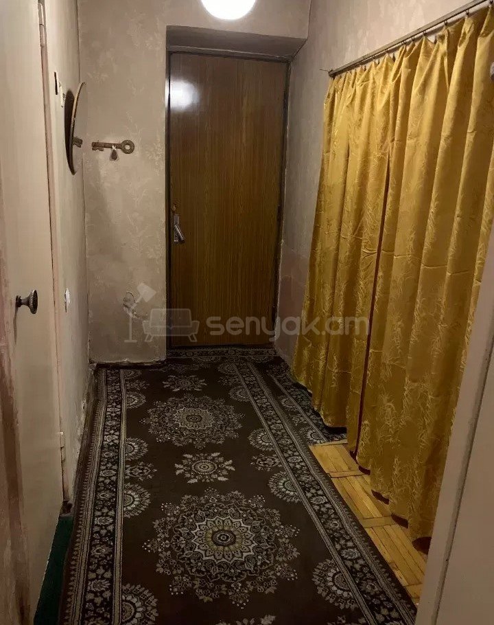 1 Սենյականոց Բնակարան Քարե Շենքում, 47քմ, 1/5 հարկ, Նորմալ Վիճակում