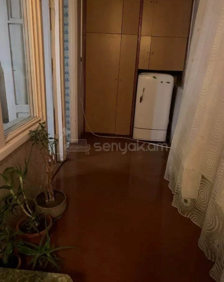 1 Սենյականոց Բնակարան Քարե Շենքում, 47քմ, 1/5 հարկ, Նորմալ Վիճակում