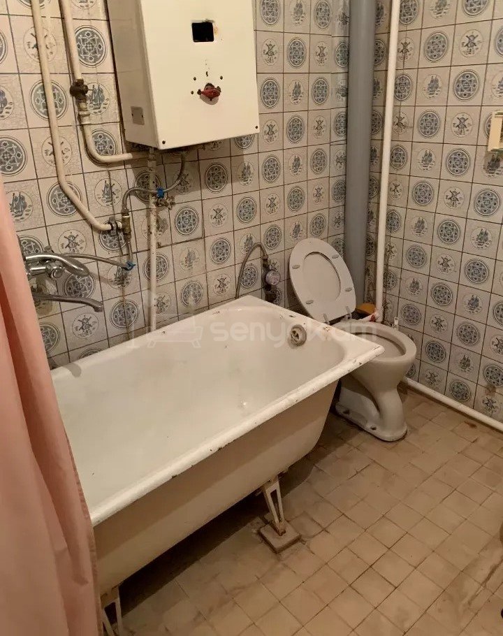 1 Սենյականոց Բնակարան Քարե Շենքում, 47քմ, 1/5 հարկ, Նորմալ Վիճակում