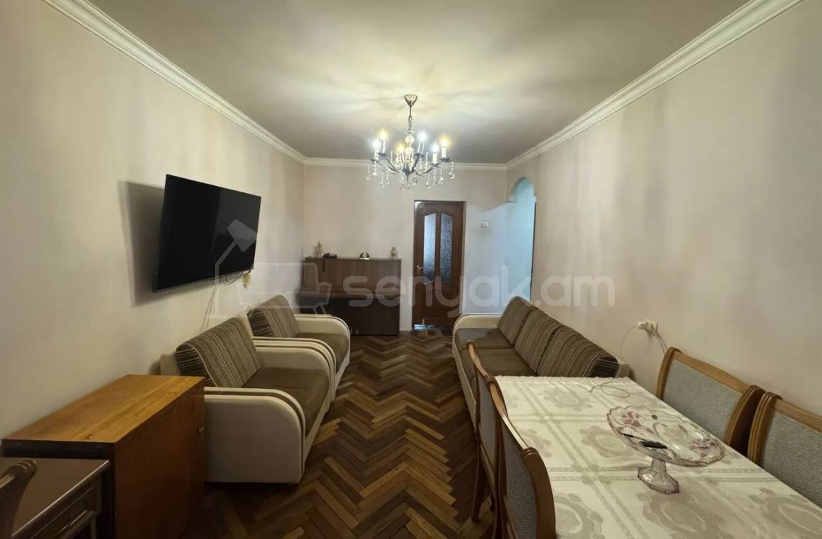 3 Սենյականոց Բնակարան Քարե Շենքում, 71քմ, 4/4 հարկ, Կոսմետիկ Վերանորոգված