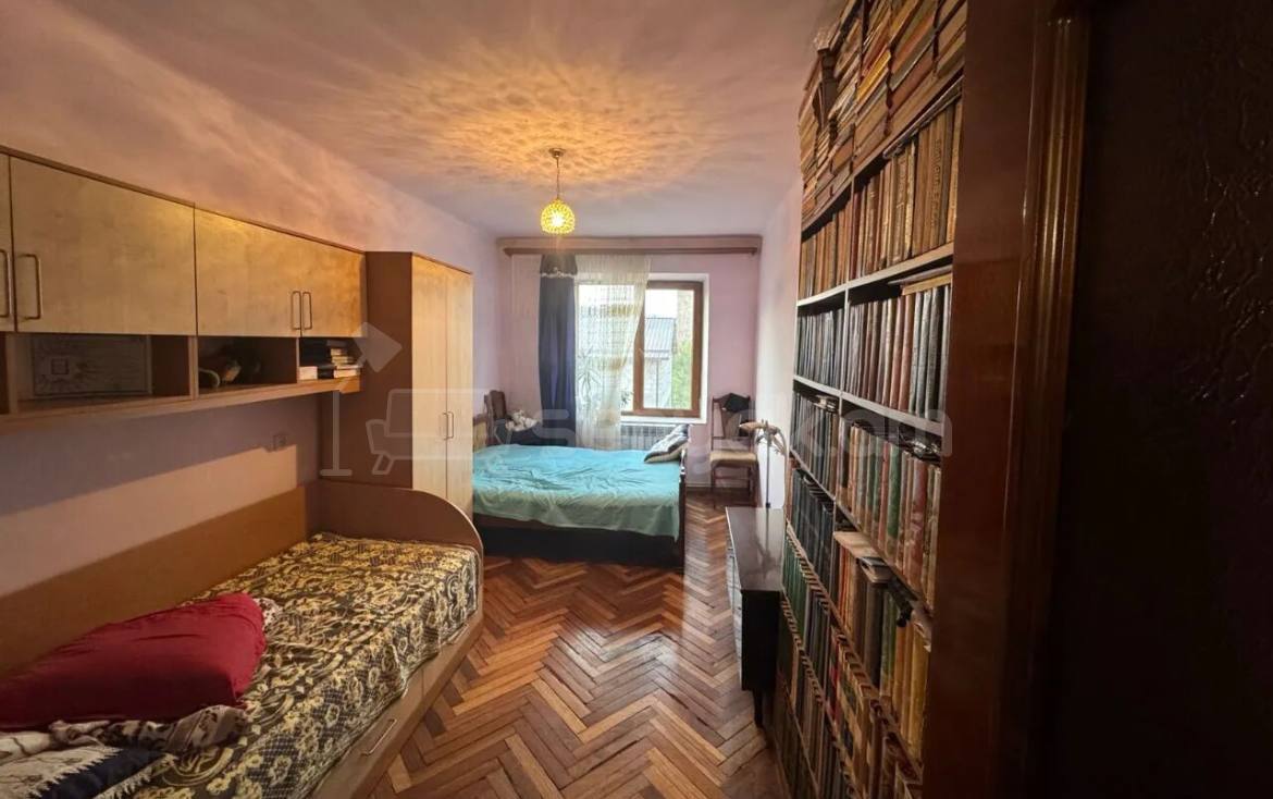 3 Սենյականոց Բնակարան Քարե Շենքում, 71քմ, 4/4 հարկ, Կոսմետիկ Վերանորոգված