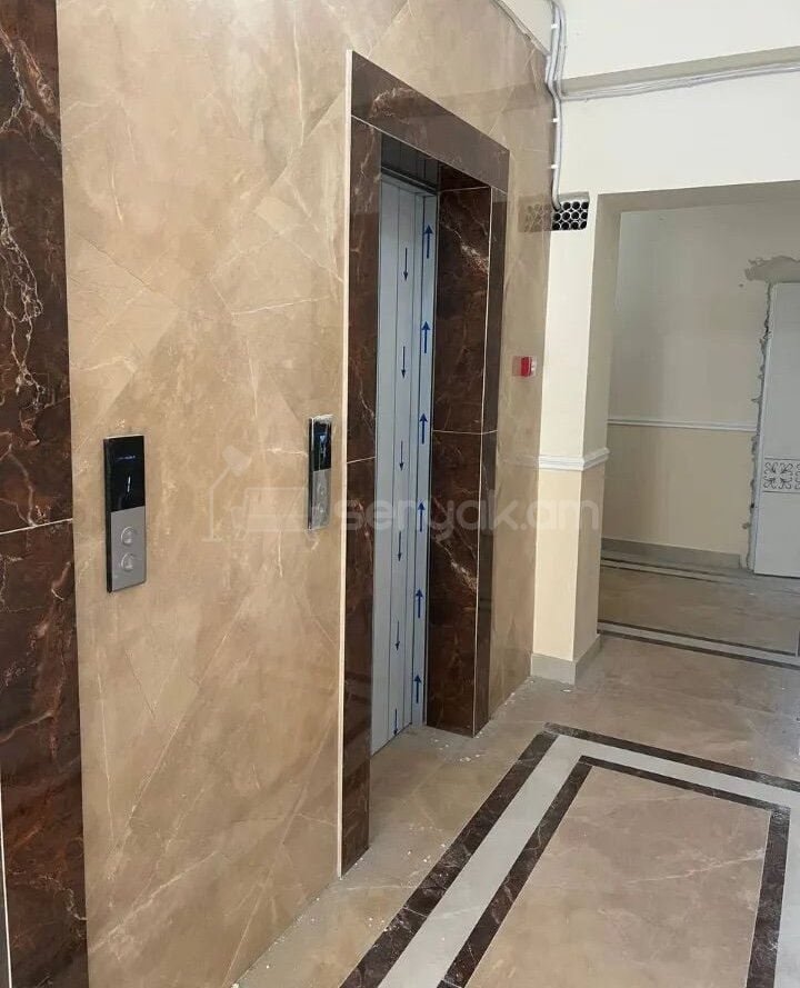 2 Սենյականոց Բնակարան, 44քմ, 5/13 հարկ, Պետական Վիճակում