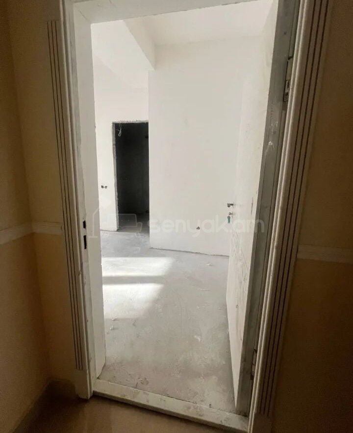 2 Սենյականոց Բնակարան, 44քմ, 5/13 հարկ, Պետական Վիճակում