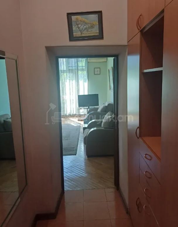 3 Սենյականոց Բնակարան Քարե Շենքում, 65քմ, 2/4 հարկ, Կոսմետիկ Վերանորոգված, Կահավորված, Արևկող