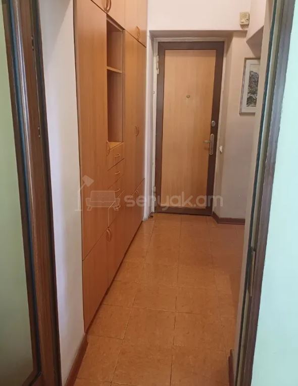 3 Սենյականոց Բնակարան Քարե Շենքում, 65քմ, 2/4 հարկ, Կոսմետիկ Վերանորոգված, Կահավորված, Արևկող