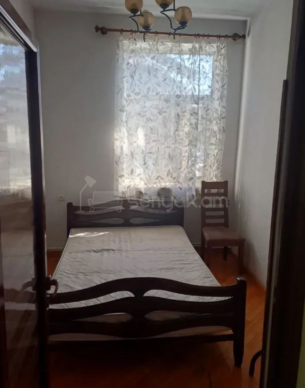 3 Սենյականոց Բնակարան Քարե Շենքում, 65քմ, 2/4 հարկ, Կոսմետիկ Վերանորոգված, Կահավորված, Արևկող