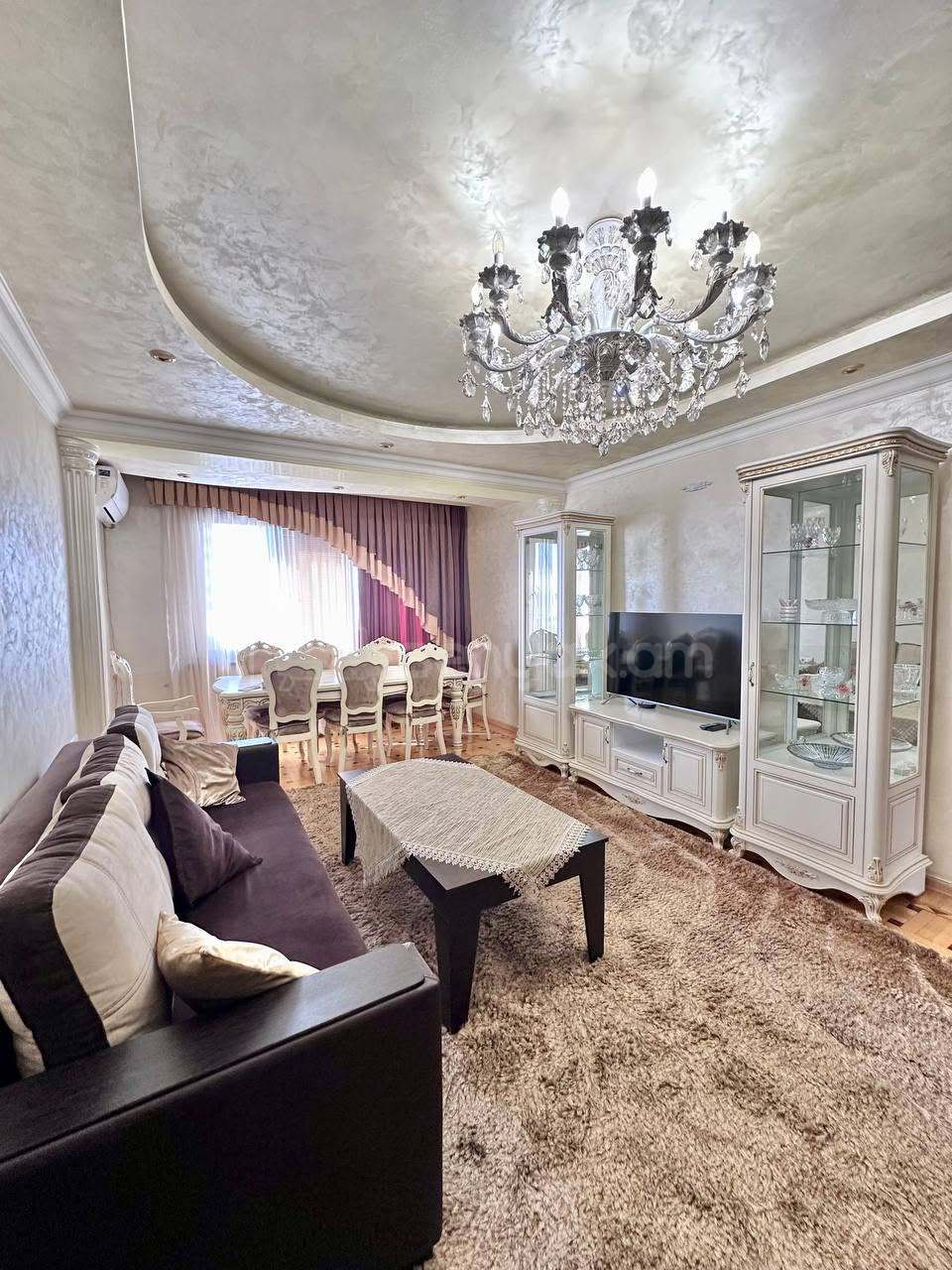 3 Սենյականոց Բնակարան Քարե Շենքում, 78քմ, 5/5 հարկ, Կապիտալ Վերանորոգված