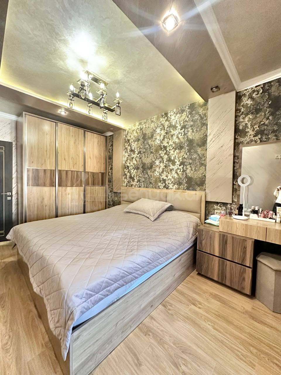 3 Սենյականոց Բնակարան Քարե Շենքում, 78քմ, 5/5 հարկ, Կապիտալ Վերանորոգված