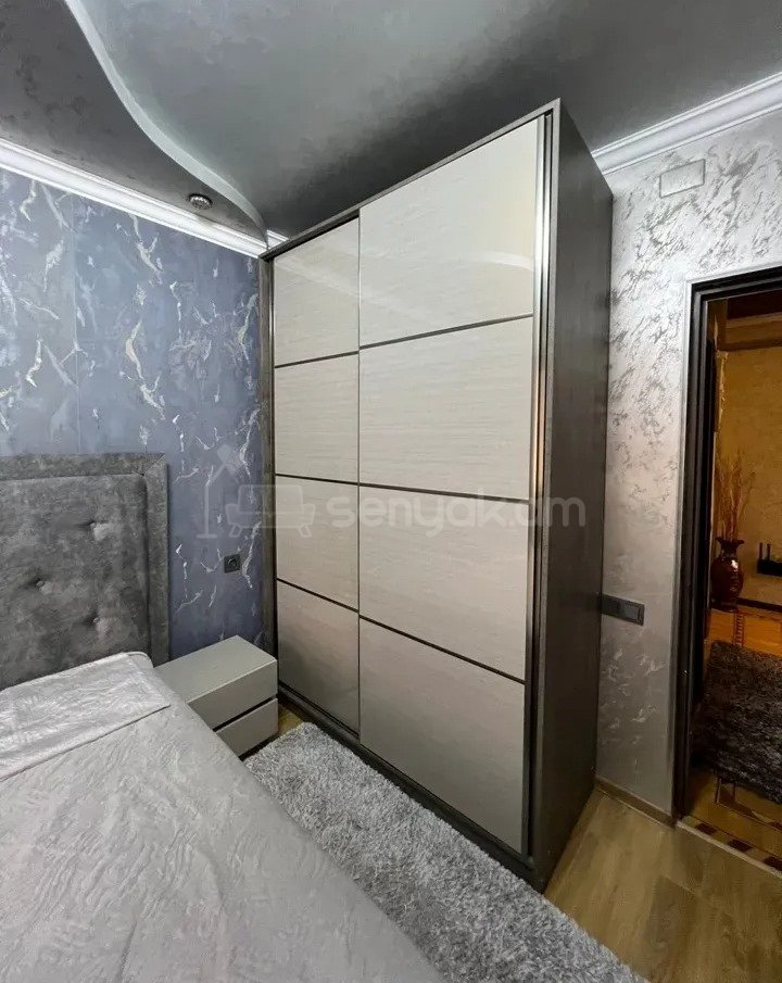 3 Սենյականոց Բնակարան Քարե Շենքում, 78քմ, 5/5 հարկ, Կապիտալ Վերանորոգված