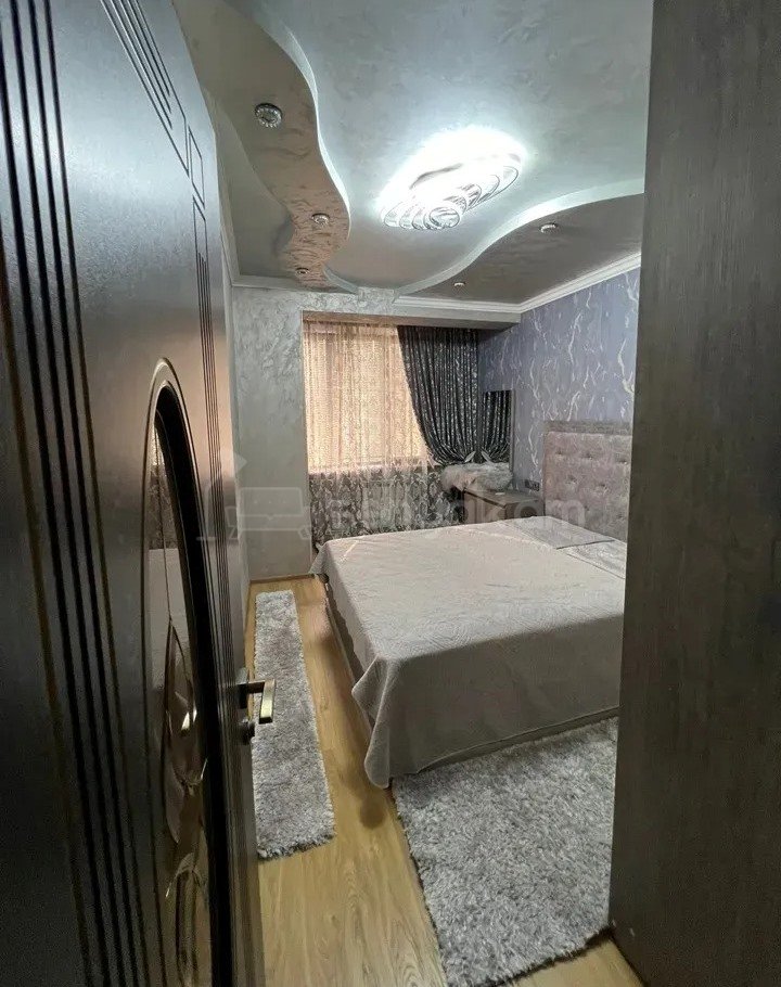 3 Սենյականոց Բնակարան Քարե Շենքում, 78քմ, 5/5 հարկ, Կապիտալ Վերանորոգված