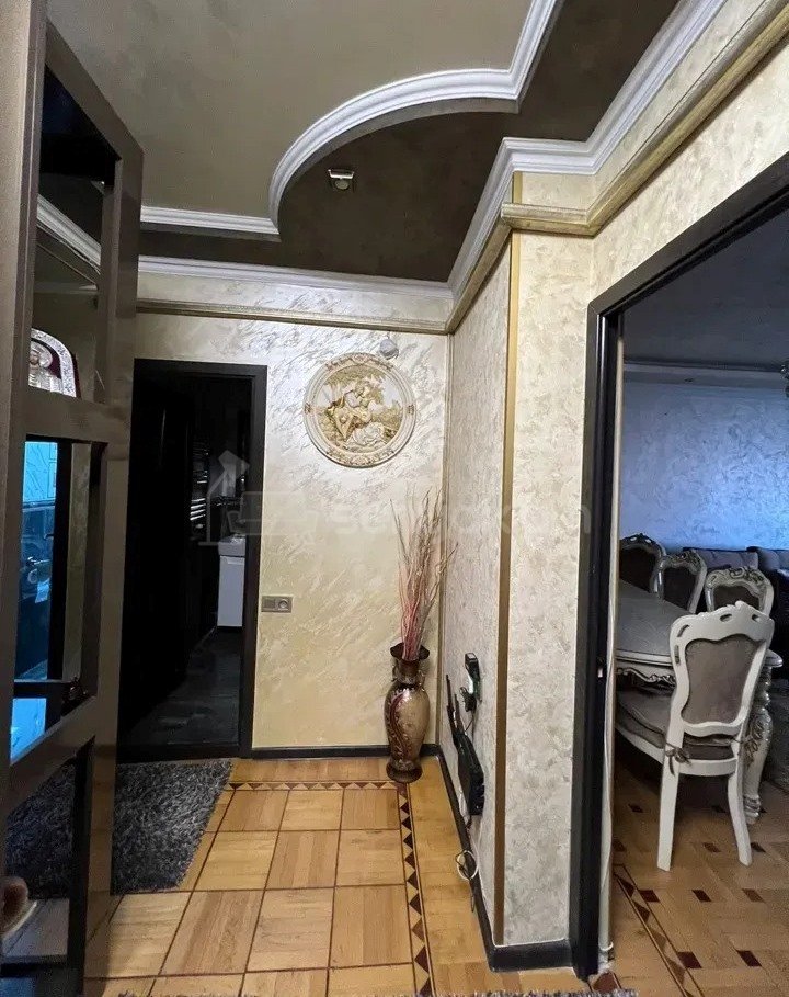 3 Սենյականոց Բնակարան Քարե Շենքում, 78քմ, 5/5 հարկ, Կապիտալ Վերանորոգված