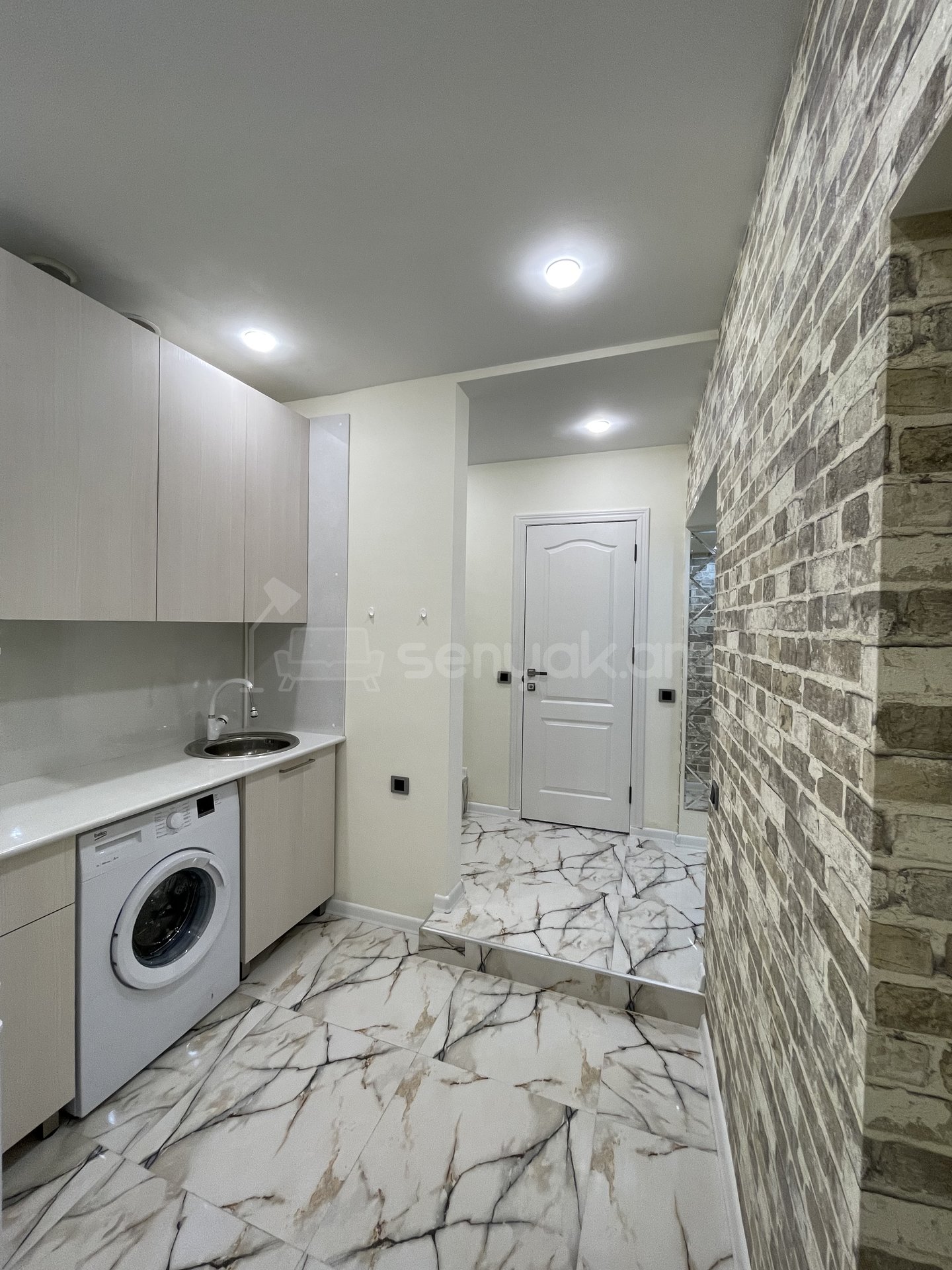 3 Սենյականոց Բնակարան Քարե Շենքում, 69քմ, 1/1 հարկ, Կապիտալ Վերանորոգված, Կահավորված