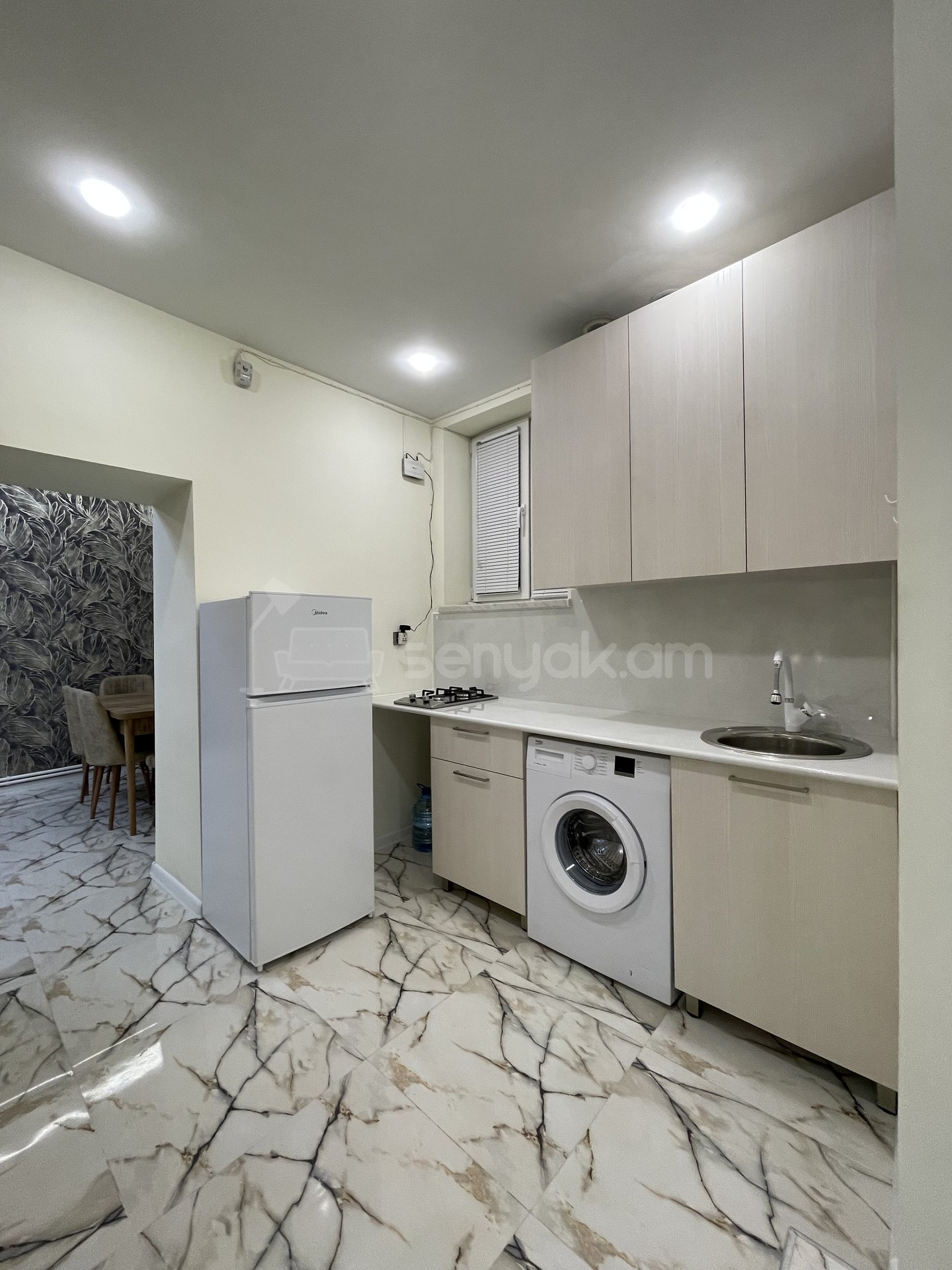 3 Սենյականոց Բնակարան Քարե Շենքում, 69քմ, 1/1 հարկ, Կապիտալ Վերանորոգված, Կահավորված