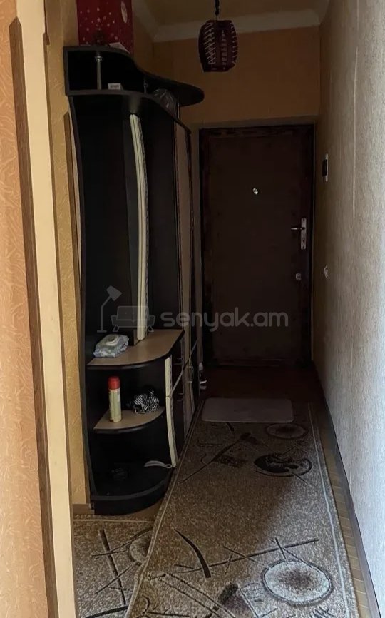 3 Սենյականոց Բնակարան Քարե Շենքում, 78քմ, 4/4 հարկ, Նորմալ Վիճակում, Կահավորված