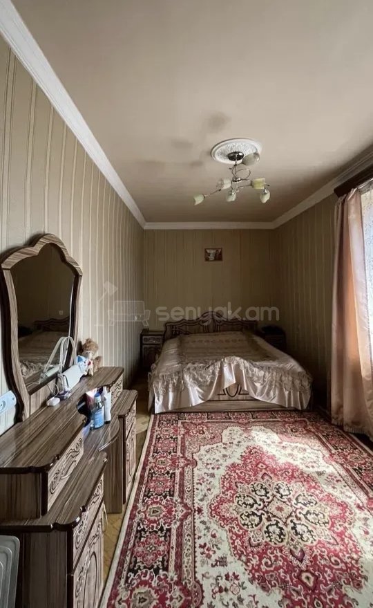 3 Սենյականոց Բնակարան Քարե Շենքում, 78քմ, 4/4 հարկ, Նորմալ Վիճակում, Կահավորված