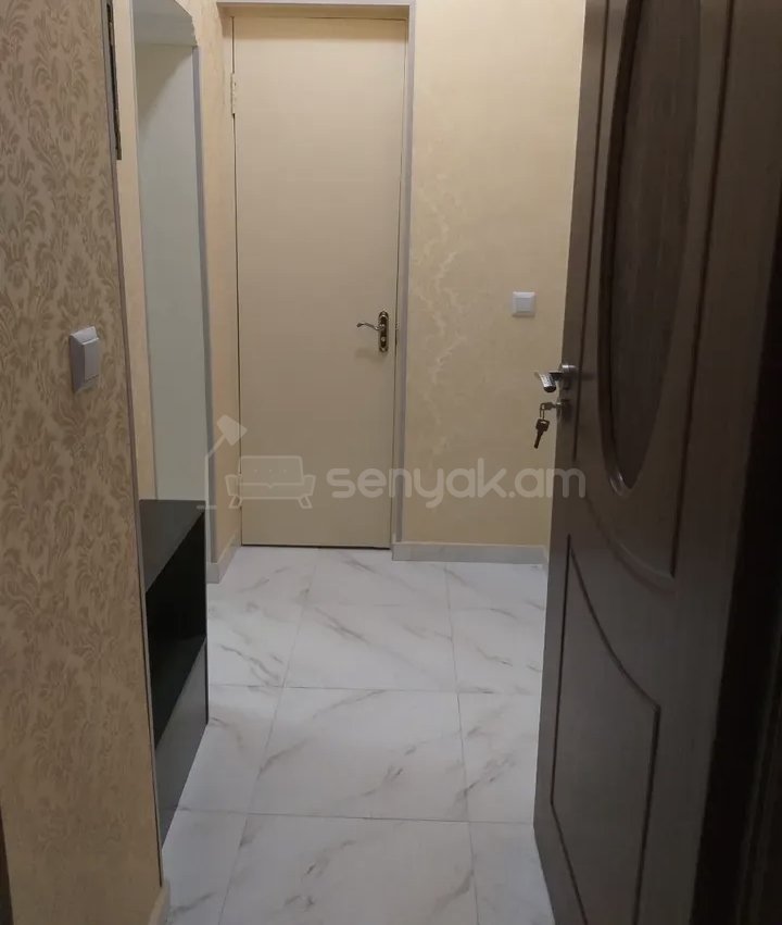 1 Սենյականոց Բնակարան Քարե Շենքում, 35քմ, 1/1 հարկ, Նորմալ Վիճակում, Կահավորված