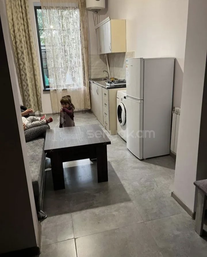 2 Սենյականոց Բնակարան Քարե Շենքում, 56քմ, 1/1 հարկ, Նորմալ Վիճակում, Կահավորված