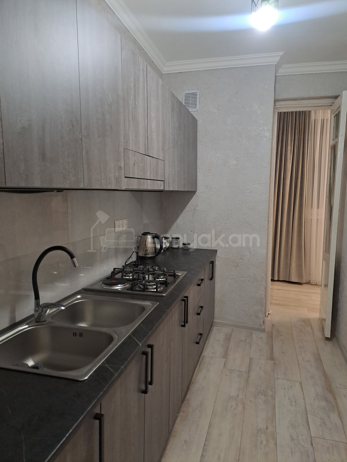 2 Սենյականոց Բնակարան, 50քմ, 3/5 հարկ, Կոսմետիկ Վերանորոգված