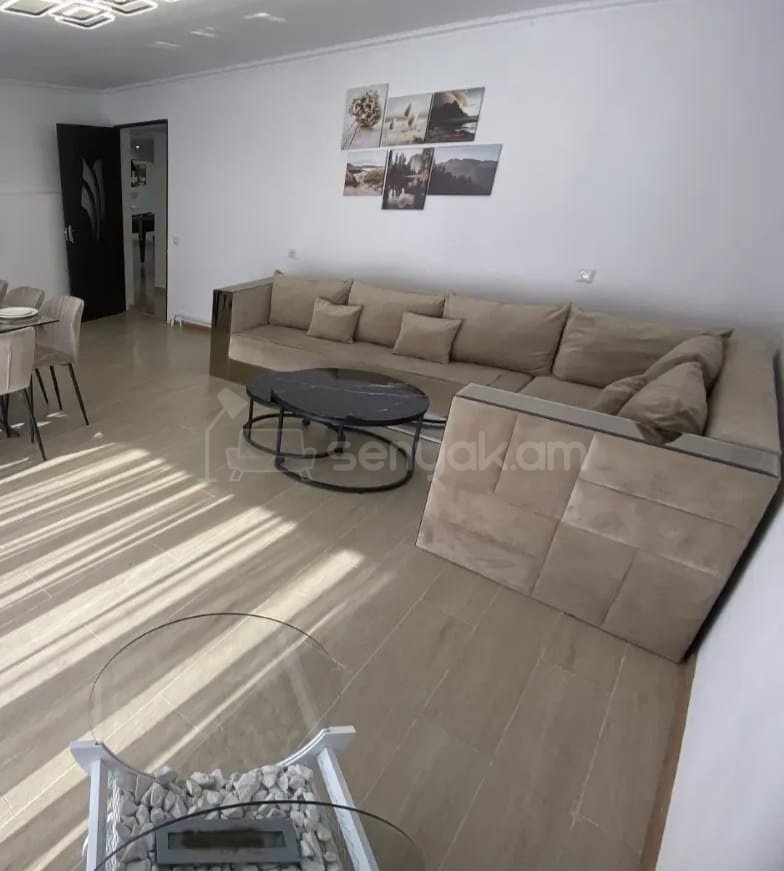 8 Սենյականոց Շքեղ Առանձնատուն, 250քմ, Լողավազանով