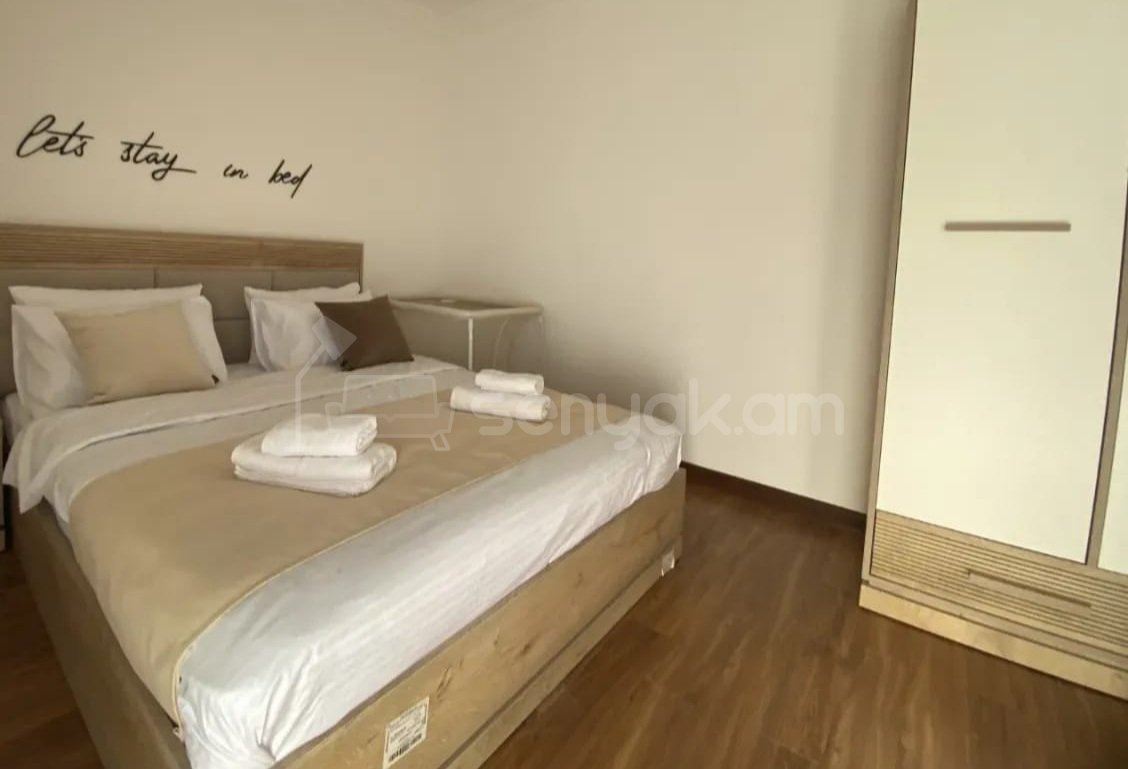 8 Սենյականոց Շքեղ Առանձնատուն, 250քմ, Լողավազանով