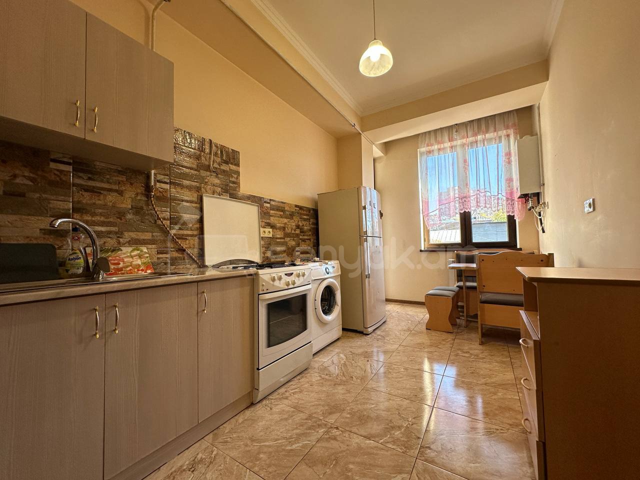 3 Սենյականոց Բնակարան Նորակառույցում, 84քմ, 2/5 հարկ, Կապիտալ Վերանորոգված, Կահավորված, Արևկող