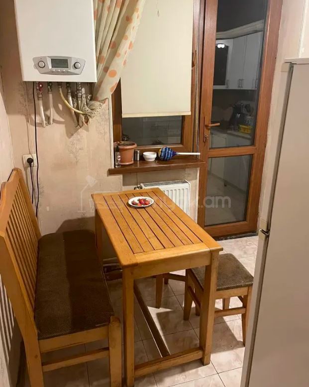 2 Սենյականոց Բնակարան Քարե Շենքում, 58քմ, 4/5 հարկ, Նորմալ Վիճակում, Կահավորված, Արևկող