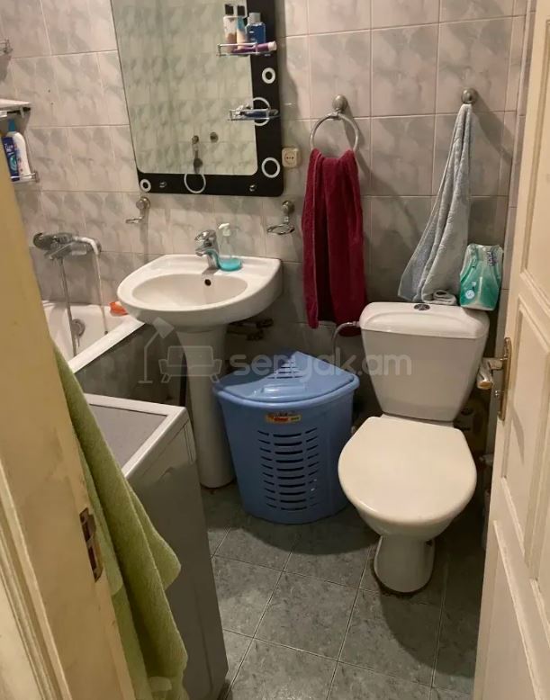 2 Սենյականոց Բնակարան Քարե Շենքում, 58քմ, 4/5 հարկ, Նորմալ Վիճակում, Կահավորված, Արևկող