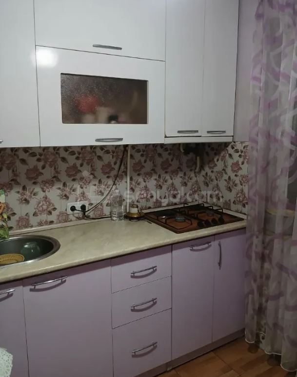 3 Սենյականոց Բնակարան Քարե Շենքում, 51քմ, 4/5 հարկ, Նորմալ Վիճակում