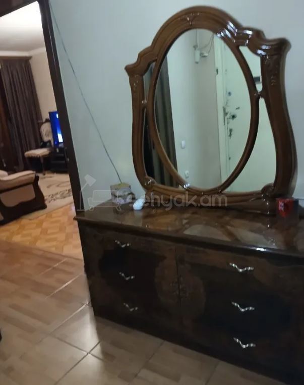 3 Սենյականոց Բնակարան Քարե Շենքում, 51քմ, 4/5 հարկ, Նորմալ Վիճակում