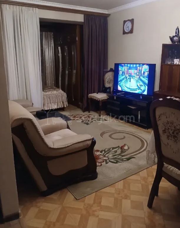 3 Սենյականոց Բնակարան Քարե Շենքում, 51քմ, 4/5 հարկ, Նորմալ Վիճակում