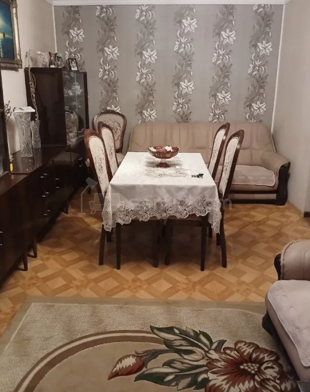 3 Սենյականոց Բնակարան Քարե Շենքում, 51քմ, 4/5 հարկ, Նորմալ Վիճակում