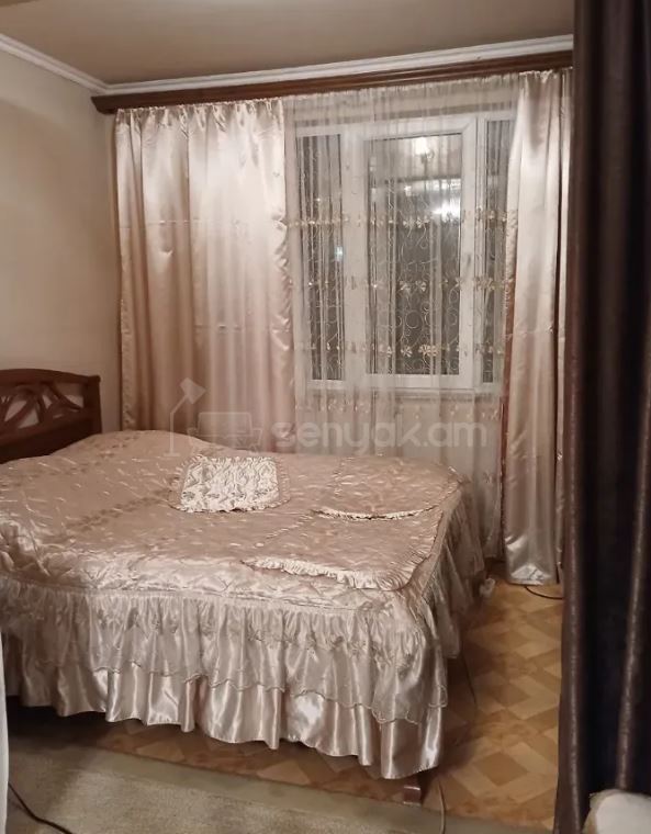 3 Սենյականոց Բնակարան Քարե Շենքում, 51քմ, 4/5 հարկ, Նորմալ Վիճակում