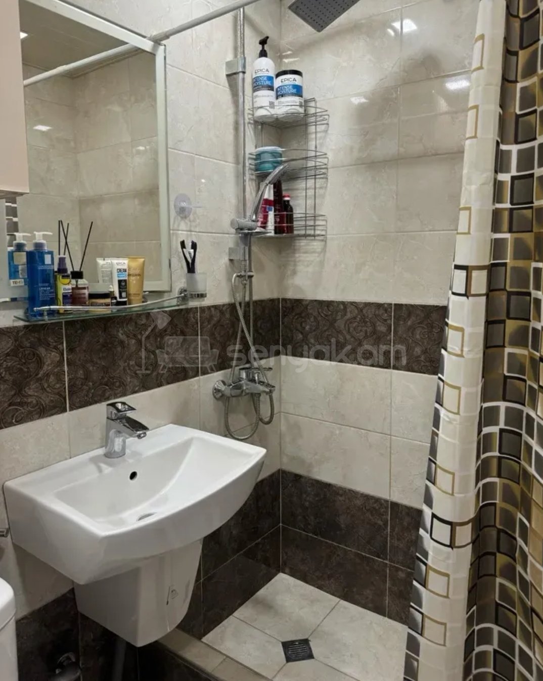 3 Սենյականոց Բնակարան, 77քմ, 1/4 հարկ, Դիզայներական Վերանորոգված