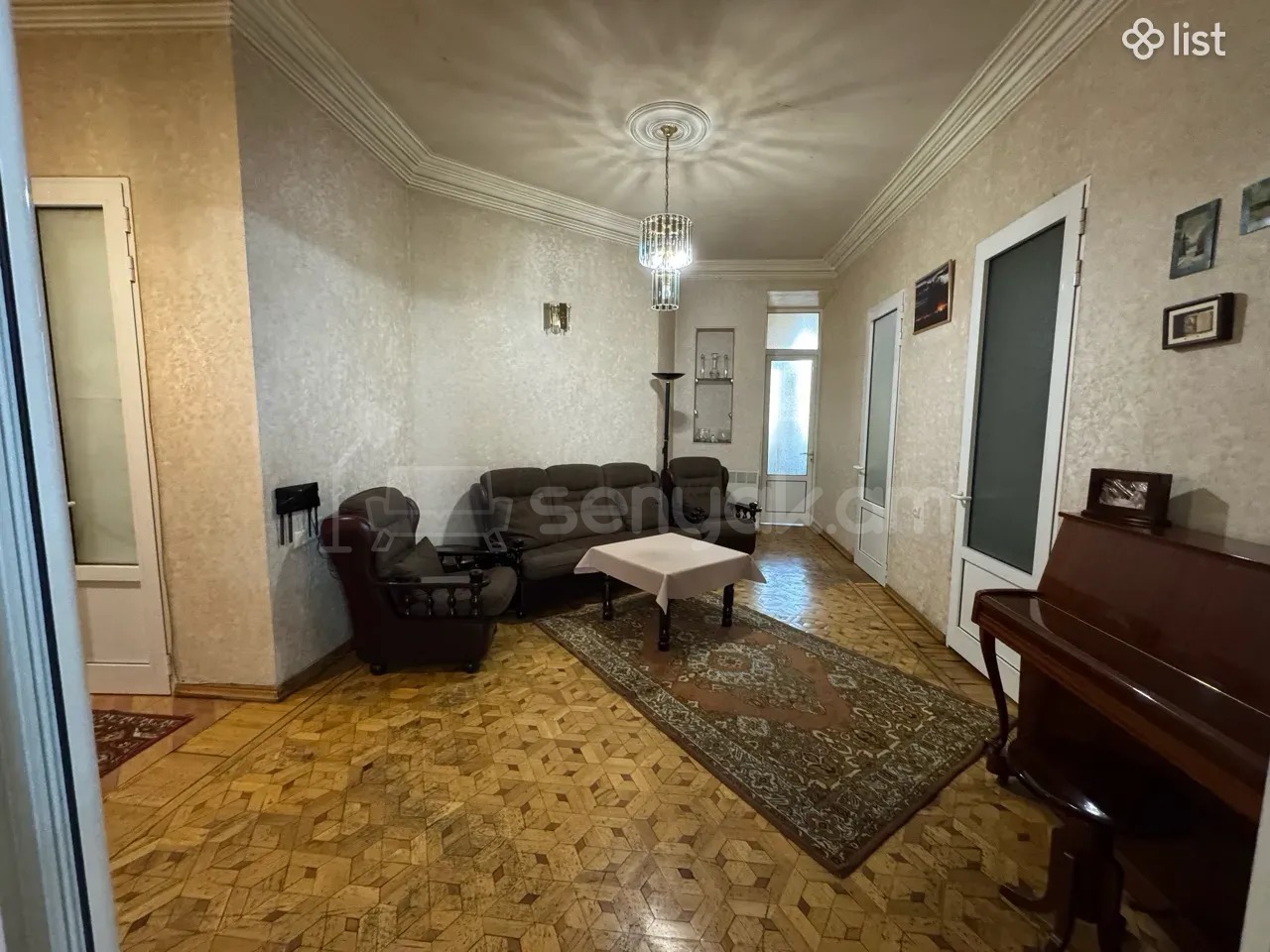 4 Սենյականոց Բնակարան Քարե Շենքում, 110քմ, 2/5 հարկ, Նորմալ Վիճակում