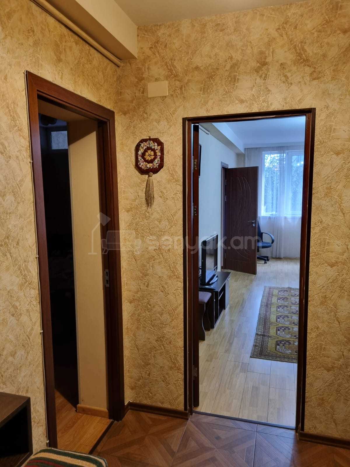 2 Սենյականոց Բնակարան, 50քմ, 4/9 հարկ, Դիզայներական Վերանորոգված, Կահավորված, Արևկող