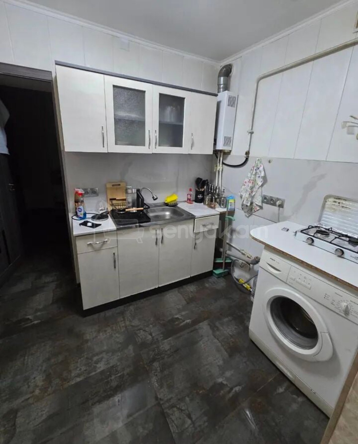 3 Սենյականոց Բնակարան Քարե Շենքում, 56քմ, 5/5 հարկ, Կապիտալ Վերանորոգված, Կահավորված, Արևկող