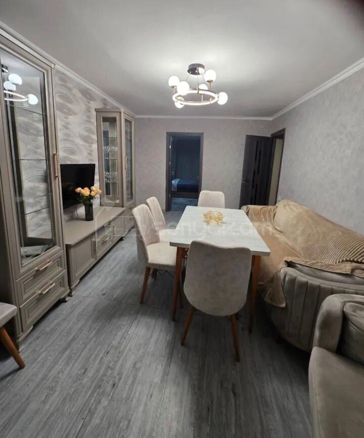 3 Սենյականոց Բնակարան Քարե Շենքում, 56քմ, 5/5 հարկ, Կապիտալ Վերանորոգված, Կահավորված, Արևկող