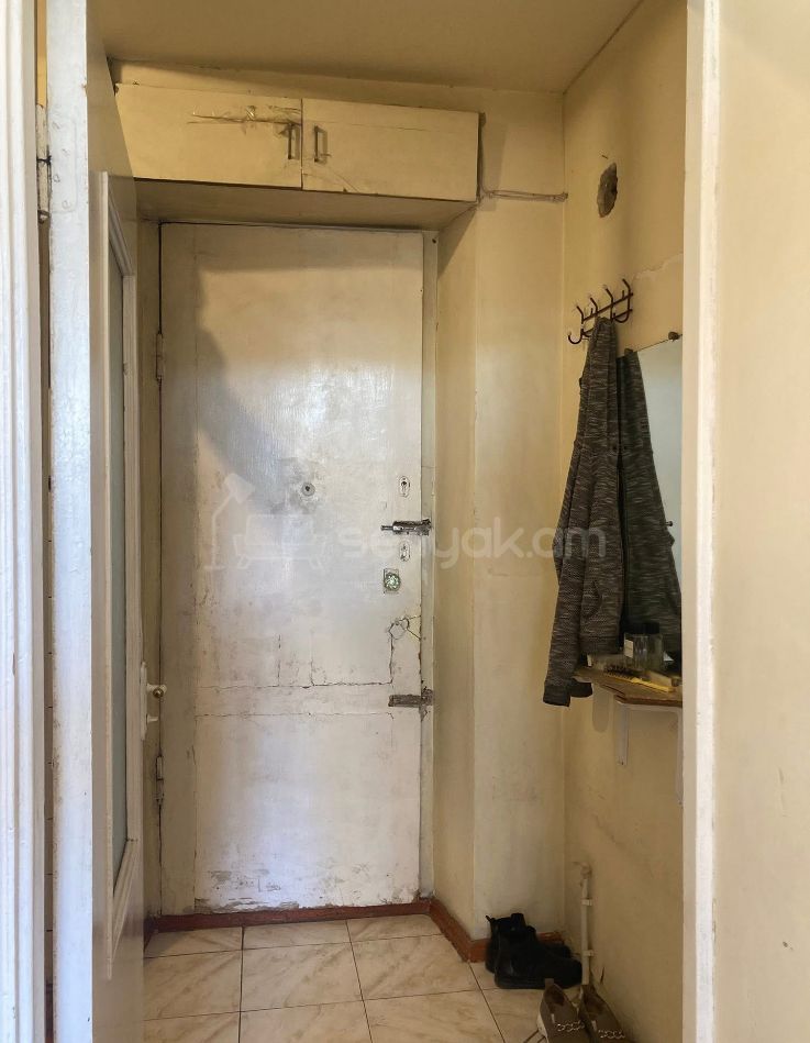 2 Սենյականոց Բնակարան Քարե Շենքում, 42քմ, 3/5 հարկ, Նորմալ Վիճակում