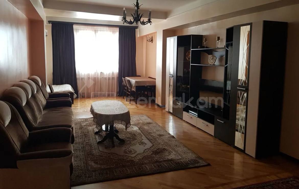 3 Սենյականոց Բնակարան, 92քմ, 7/9 հարկ, Նորմալ Վիճակում