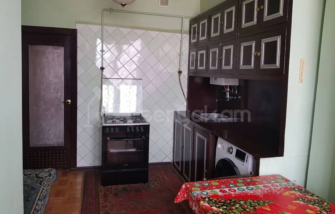 3 Սենյականոց Բնակարան, 92քմ, 7/9 հարկ, Նորմալ Վիճակում