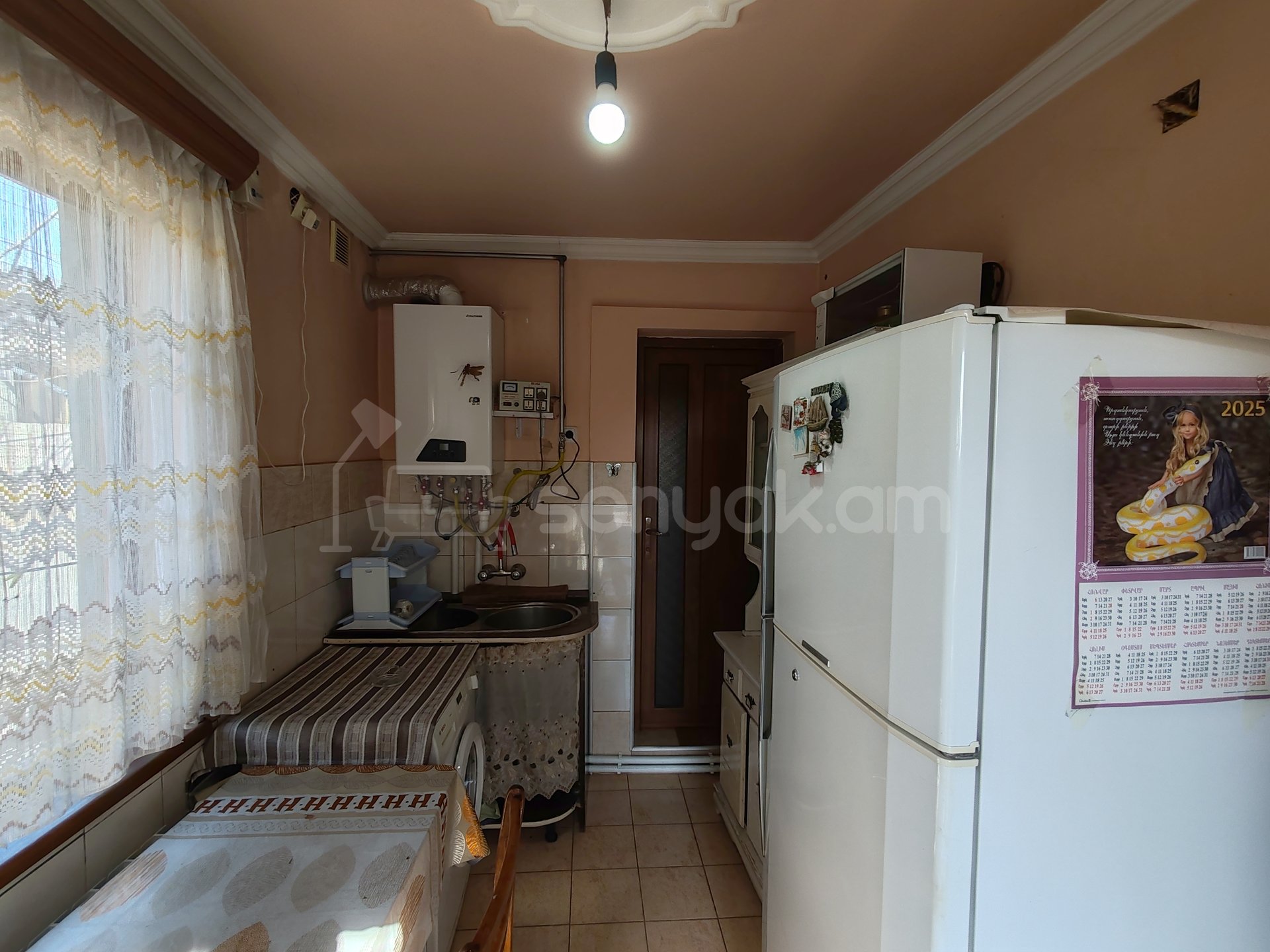 4 Սենյականոց Սեփական Տուն, 70քմ, Նորմալ Վիճակում, Կահավորված