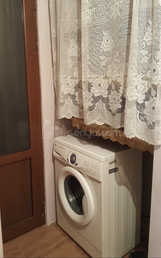 1 Սենյականոց Բնակարան, 47քմ, 3/9 հարկ, Նորմալ Վիճակում, Կահավորված, Արևկող