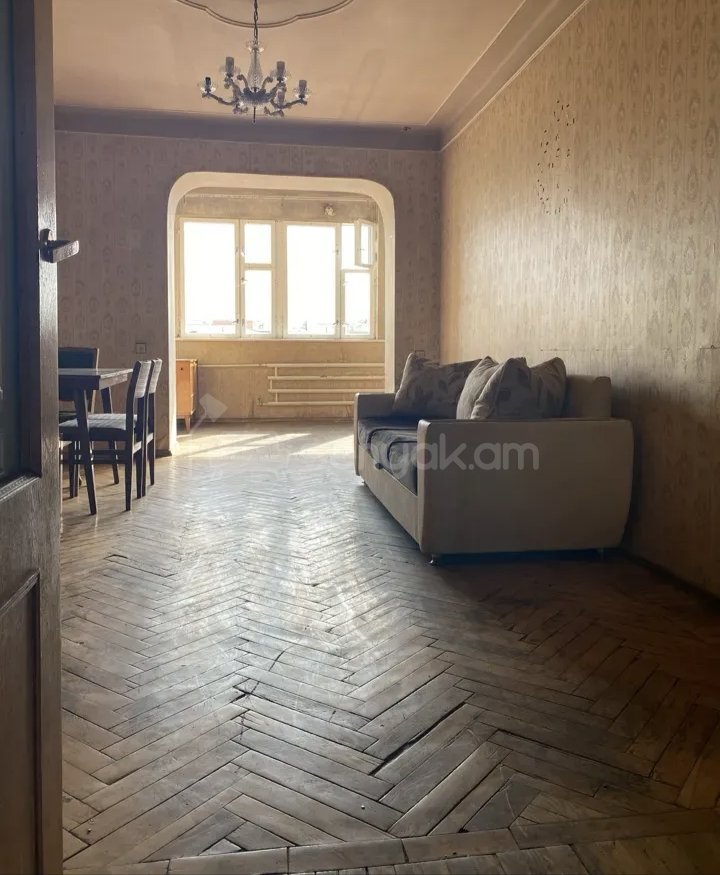 3 Սենյականոց Բնակարան Քարե Շենքում, 67քմ, 3/5 հարկ, Նորմալ Վիճակում, Կահավորված