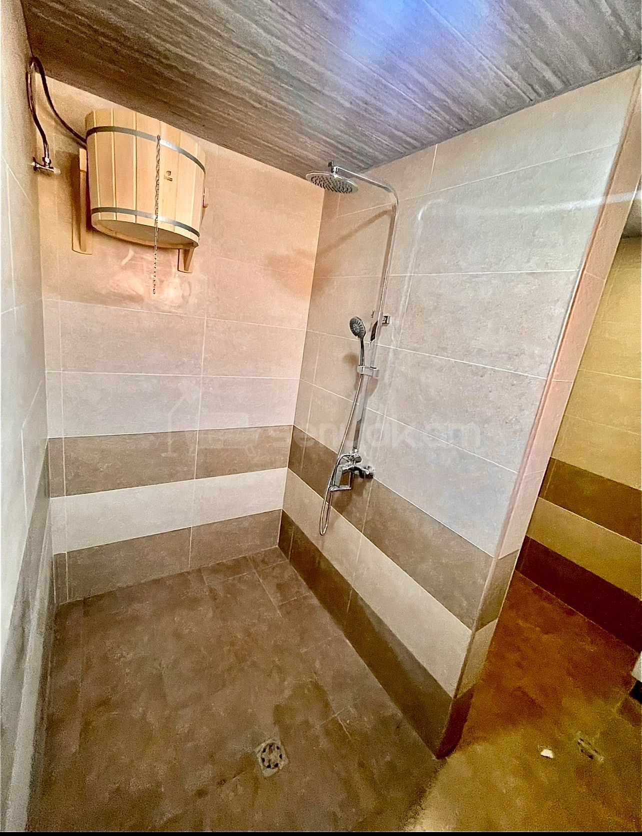 6 Սենյականոց Շքեղ Առանձնատուն, 350քմ, Լողավազանով