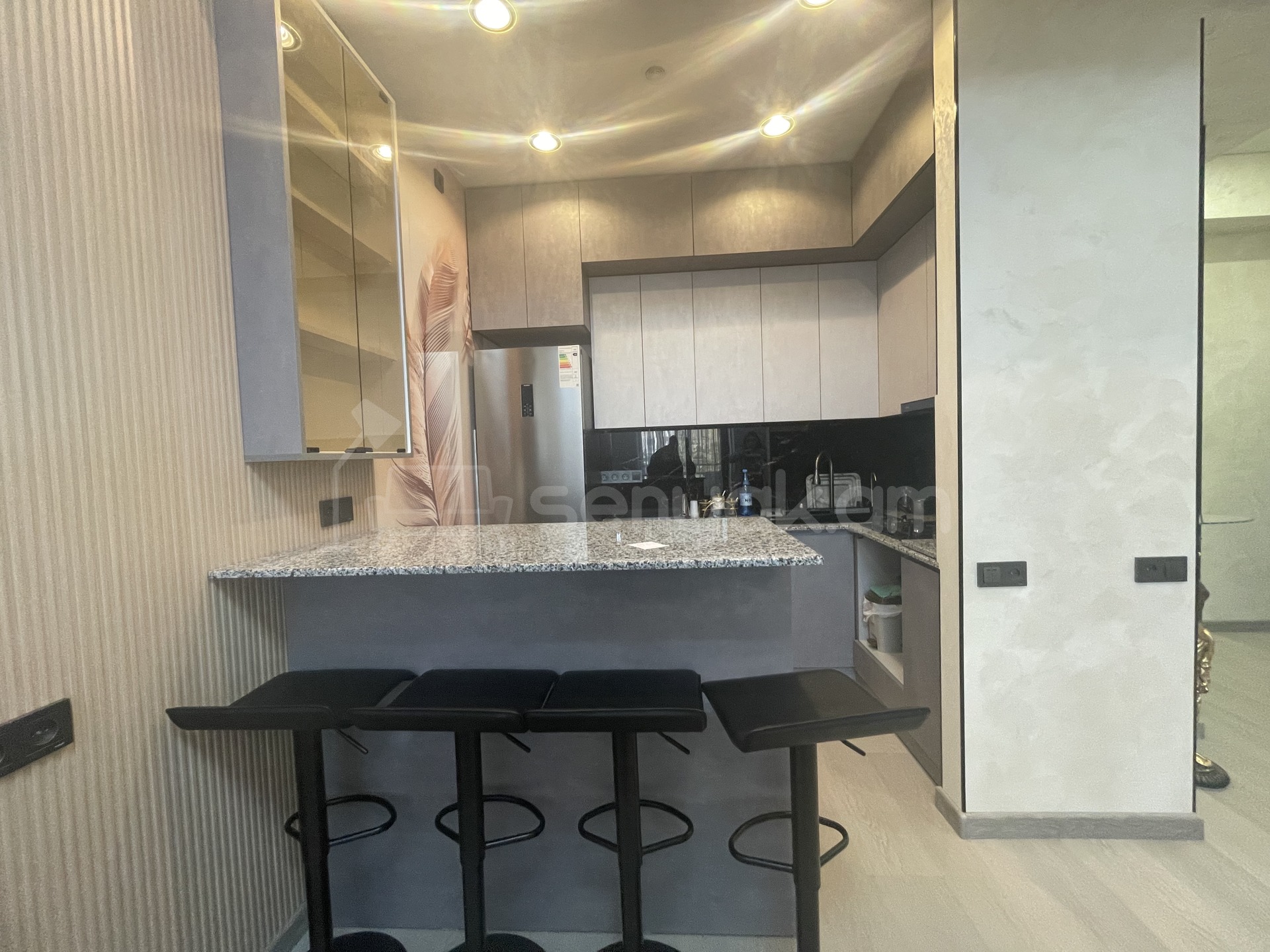 4 Սենյականոց Բնակարան, 70քմ, 10/12 հարկ, Կապիտալ Վերանորոգված, Կահավորված, Արևկող