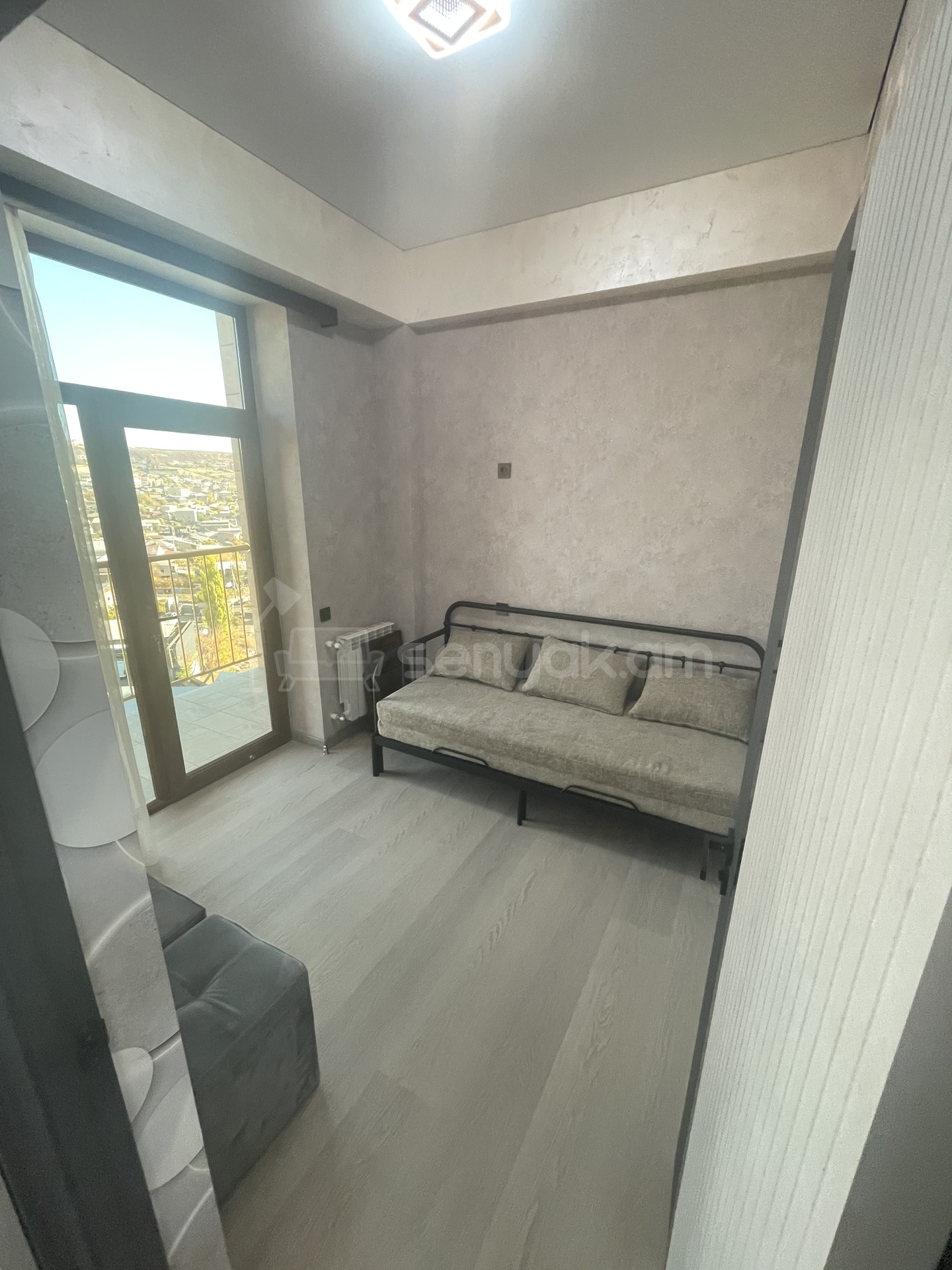 4 Սենյականոց Բնակարան, 70քմ, 10/12 հարկ, Կապիտալ Վերանորոգված, Կահավորված, Արևկող